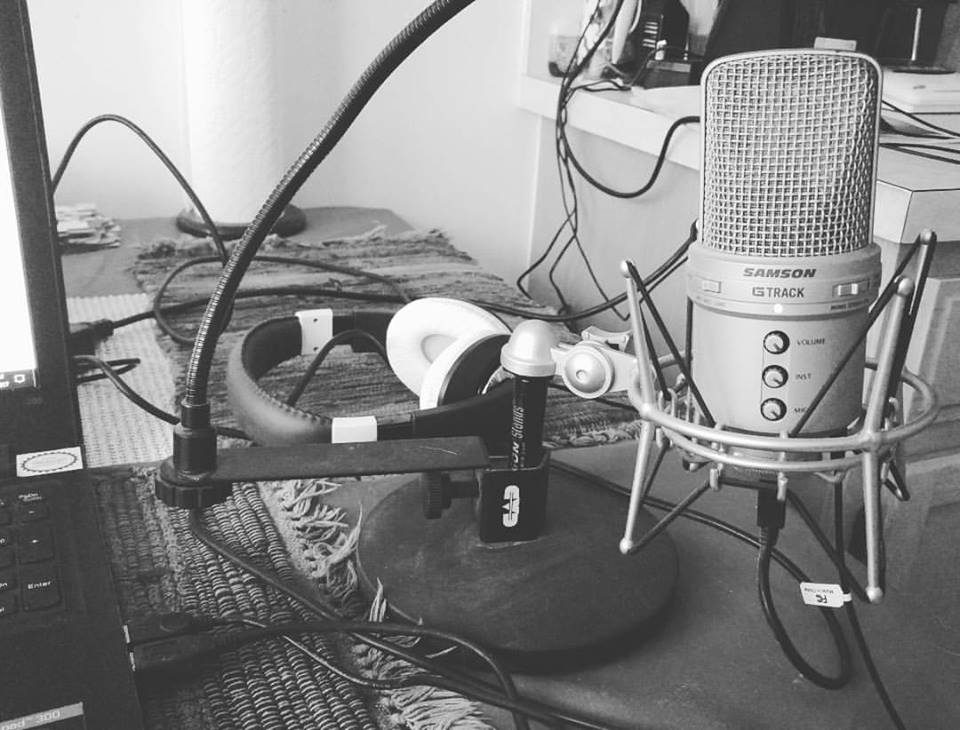Podcast mic / headphones